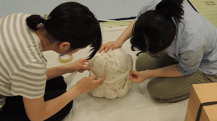 美術品梱包講座~入門(陶器)編~ 学生向け体験講座